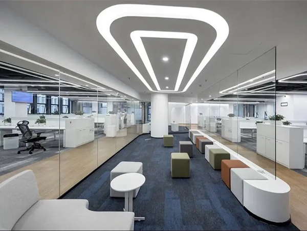 色彩不僅是視覺盛宴，更是情感與靈魂的共鳴